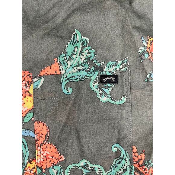 Men’s Billabong Floral Print Short-Sleeve Shirt Large – Excellent Condition - Picture 8 of 11